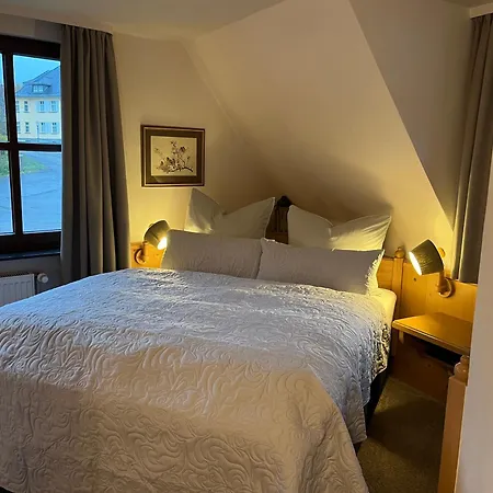 Zum Forsthaus 3* فيلنغن