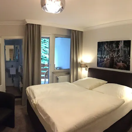 فندق Zum Forsthaus فيلنغن